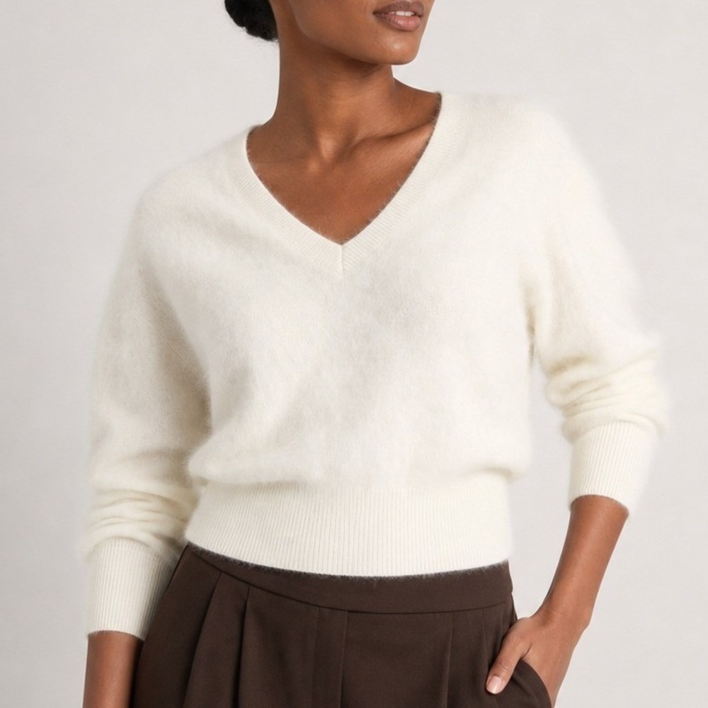 Quince Sweater Brushed Cashmere Shrunken V Neck Cropped Date Ivory Large NWOT